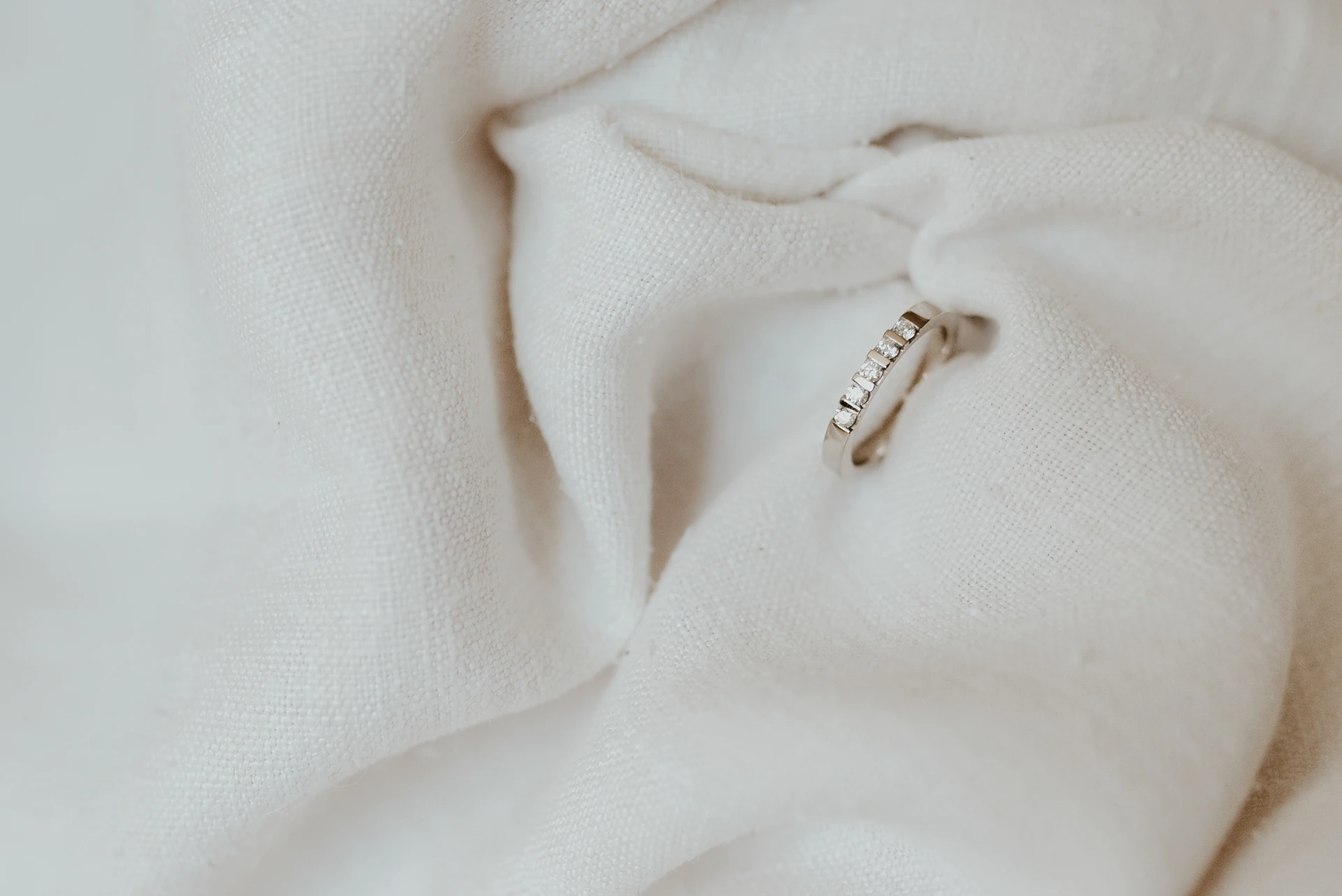 Erinnerungsstücke ··· Larissa Seidl Handarbeit Memoire Ring Weißgold mit Brillanten